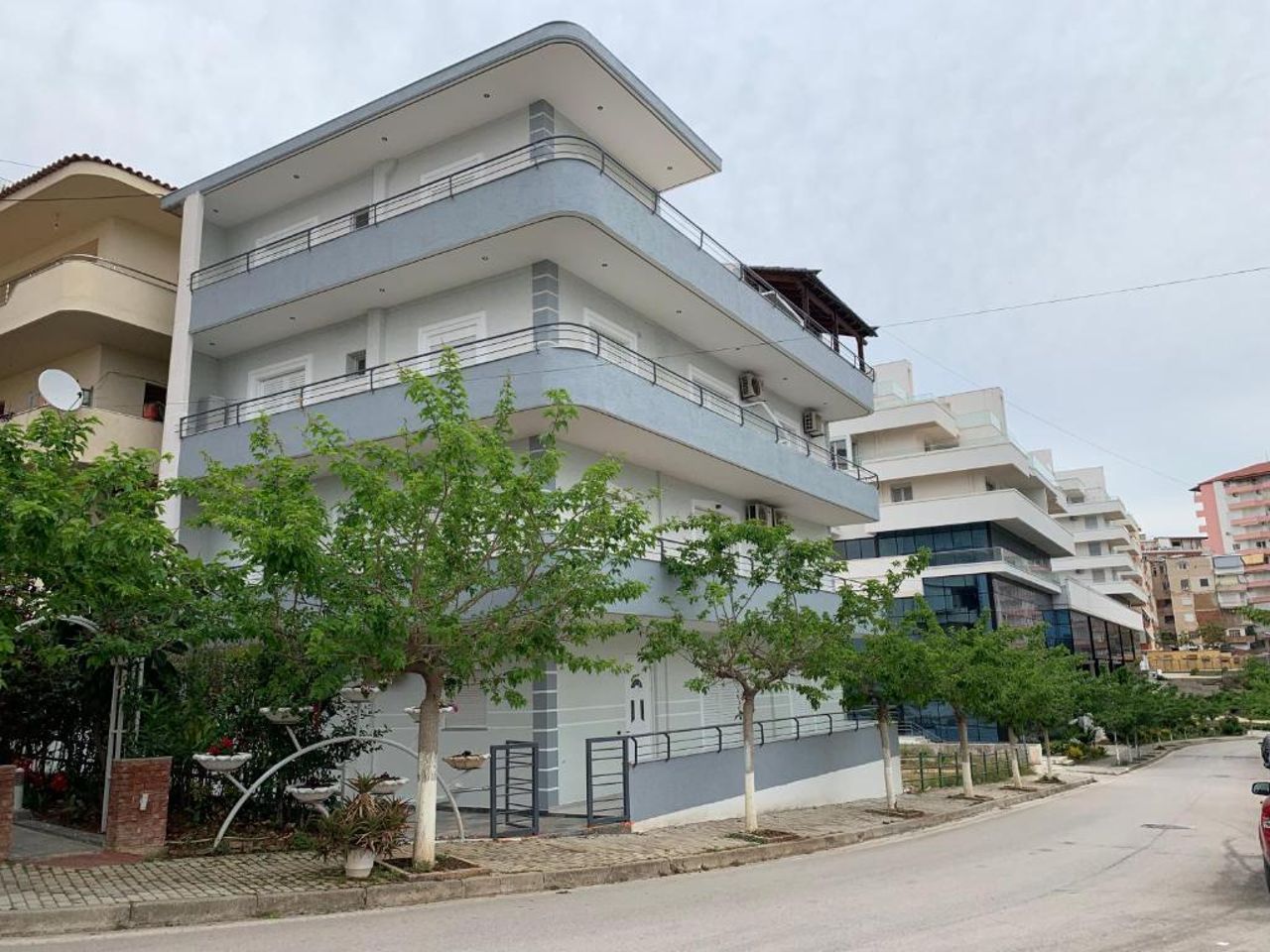 Maxus Apts