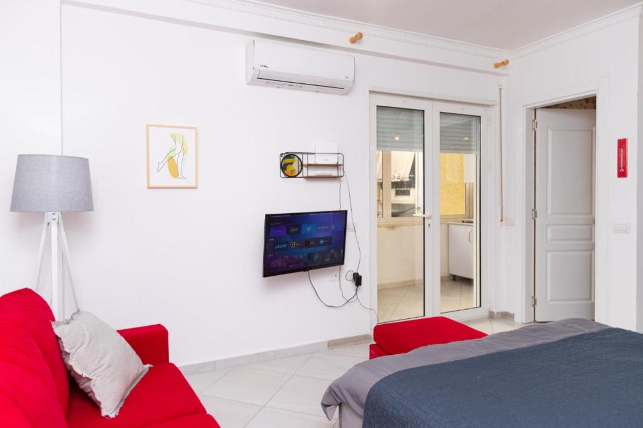 Modern central studio