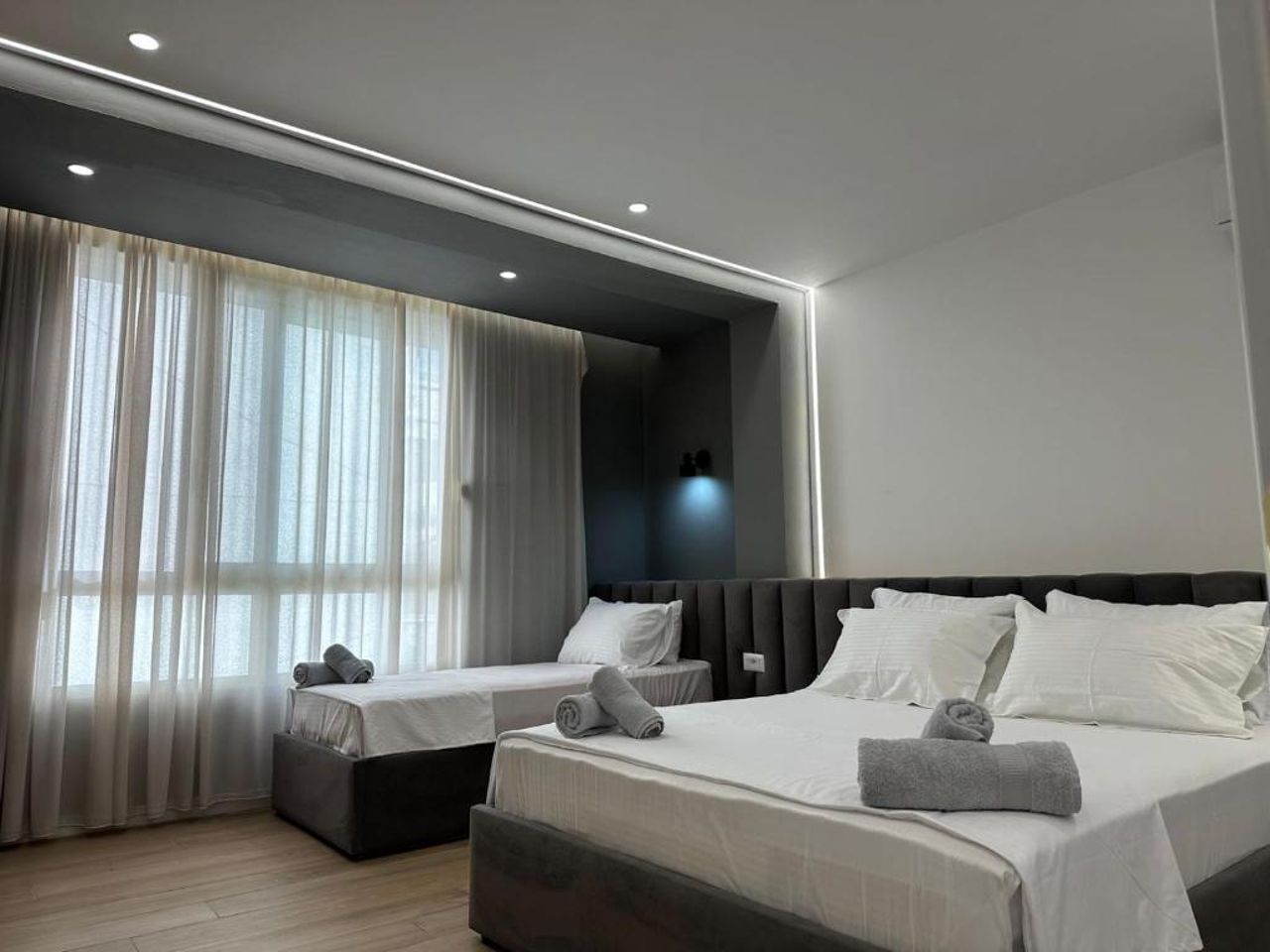 BRAND NEW Luxurious seaside apartment
