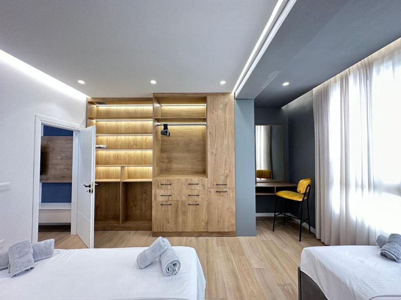 BRAND NEW Luxurious seaside apartment