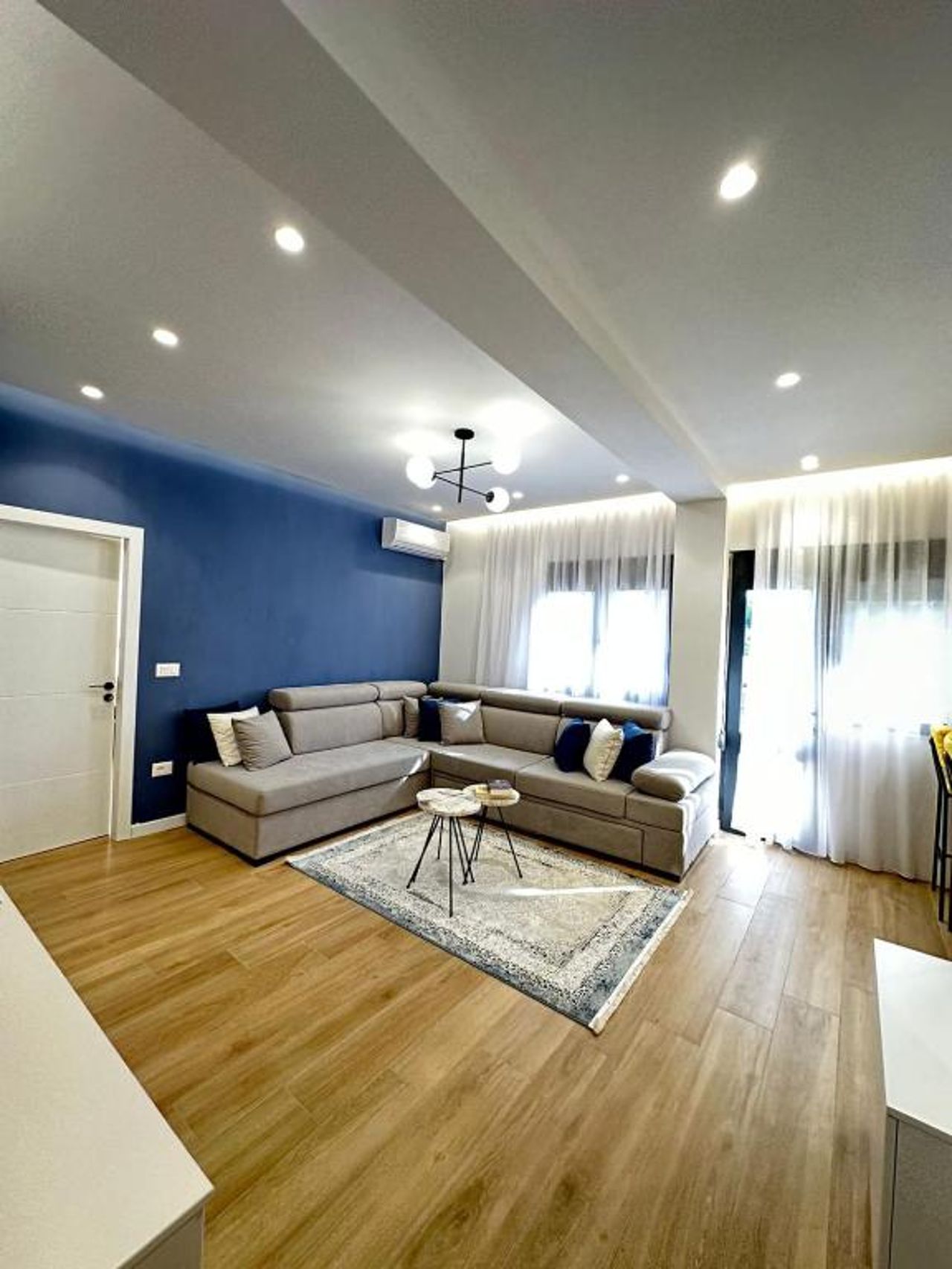 BRAND NEW Luxurious seaside apartment