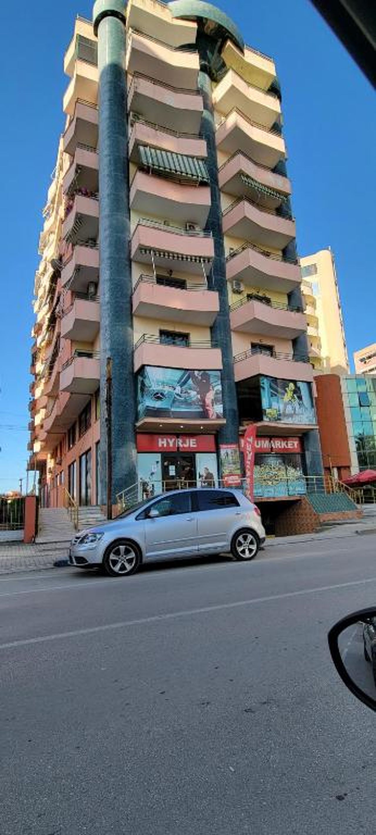 Charming Apartment Lushnje
