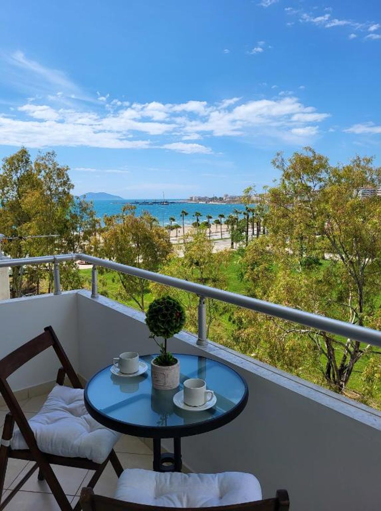 SeaLaVita, Modern 2 BR Apartment Sea & Sunset View