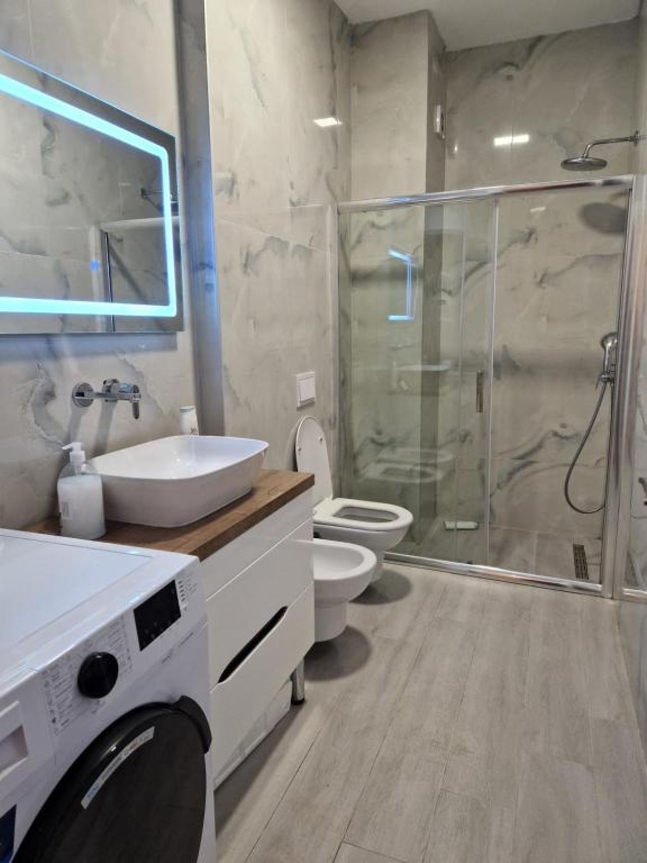 Luxury Apartment 10
