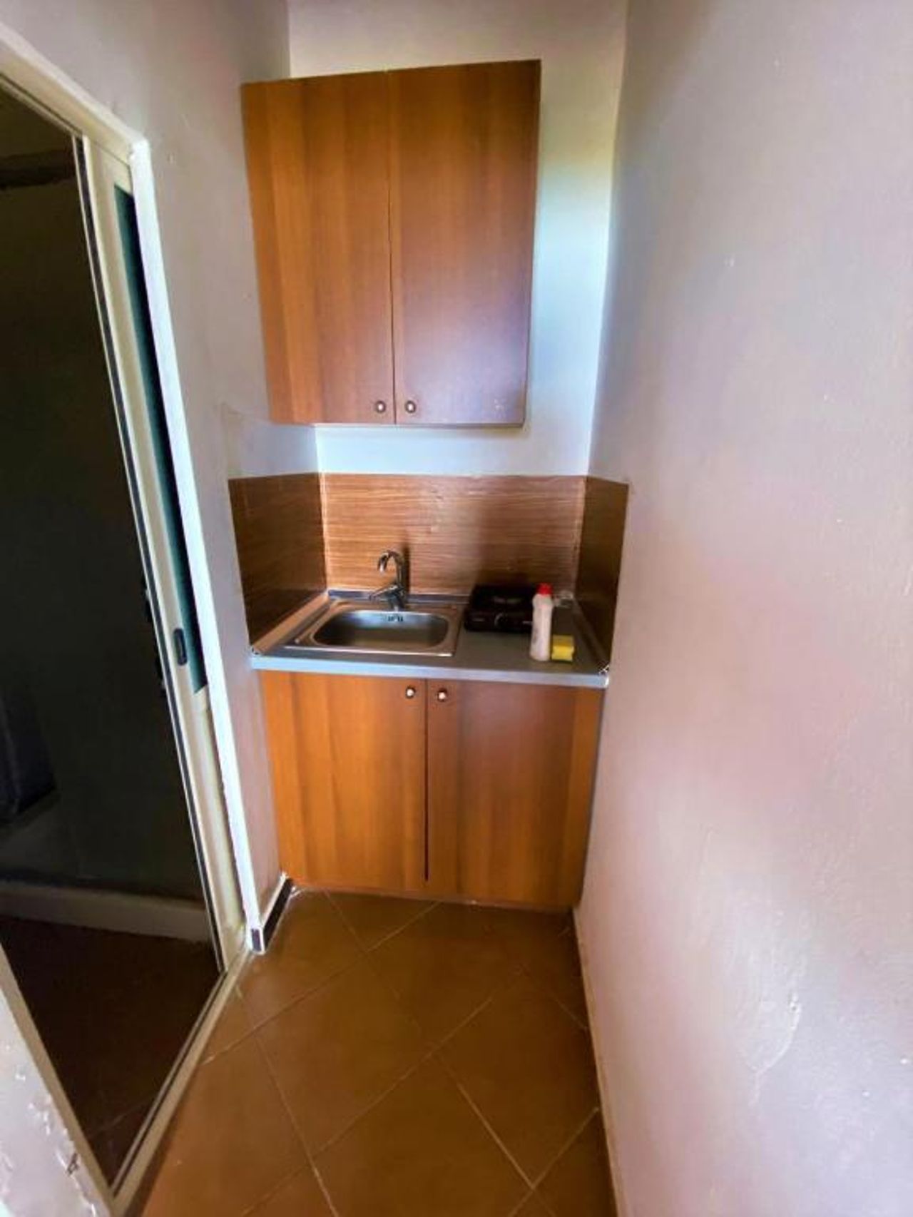 First Room of Panoramic Perch - Hilltop Room with Kitchenette and Patio