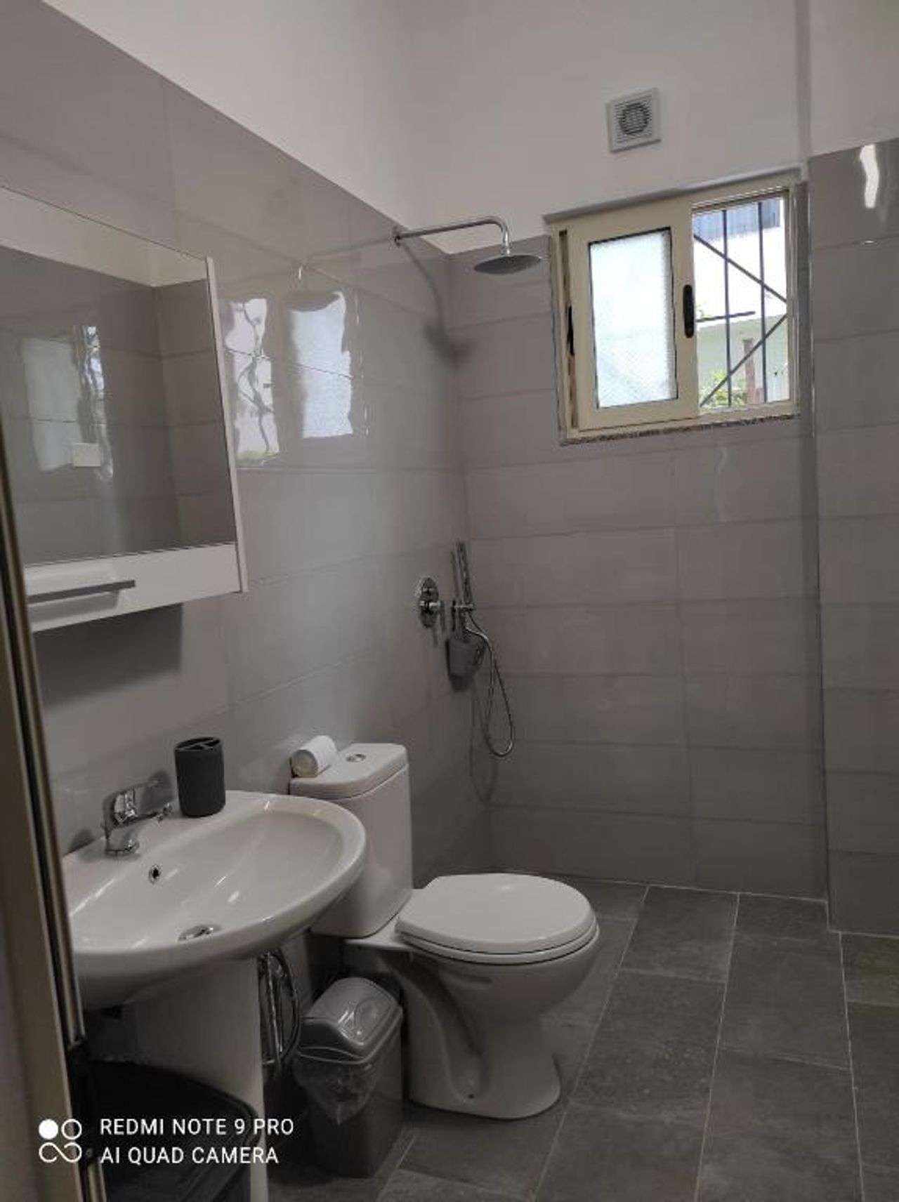 Edlira Apartments