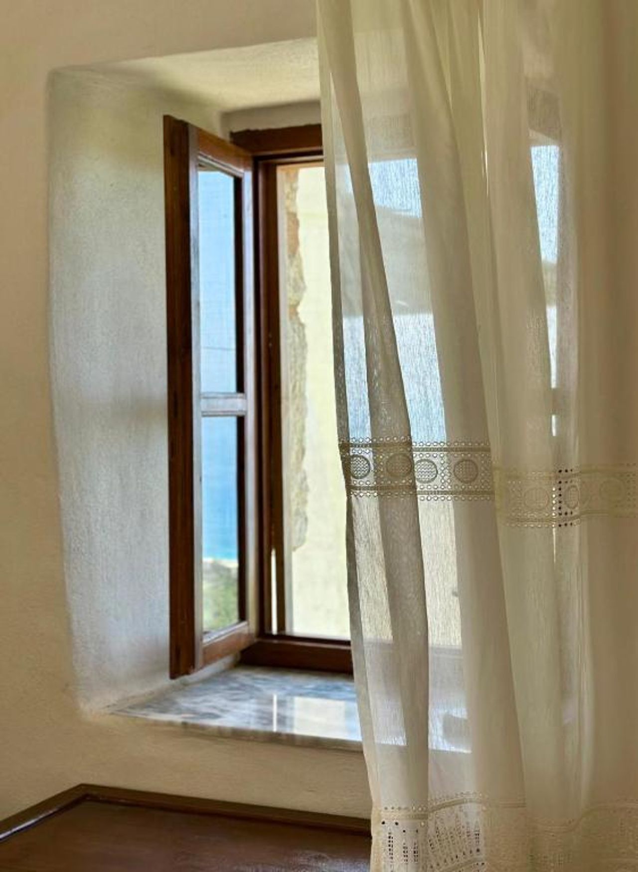 Amphora Guesthouse & Apartments