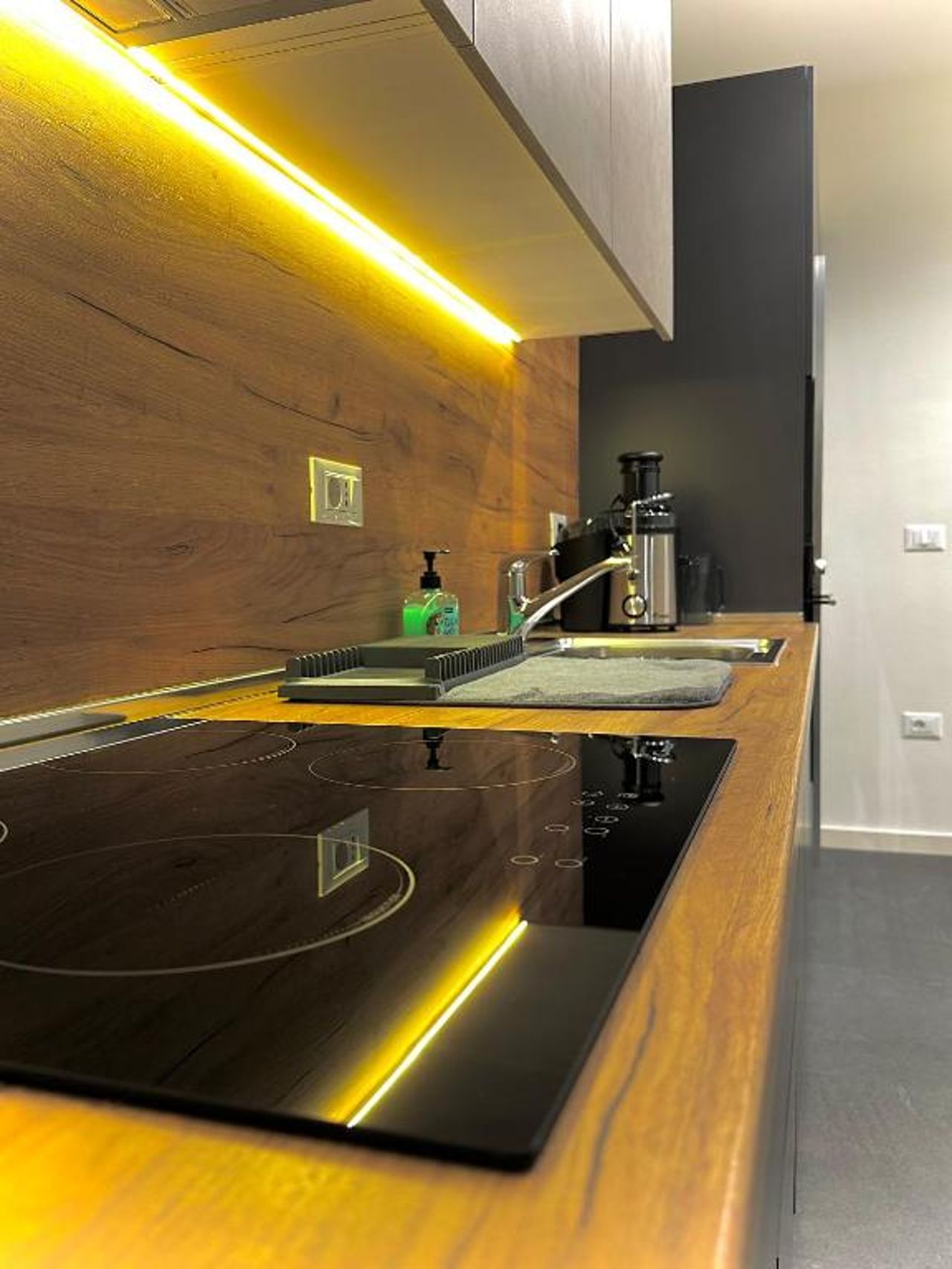 Charming and Bright Tirana Center Apartament