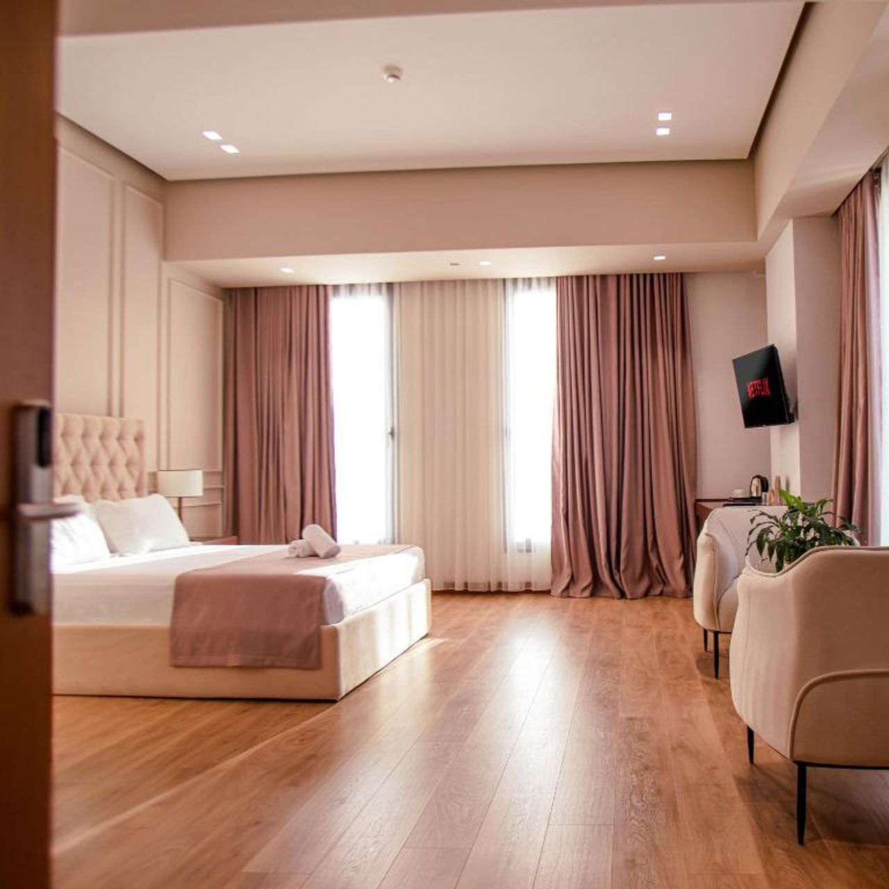 Portik Hotel