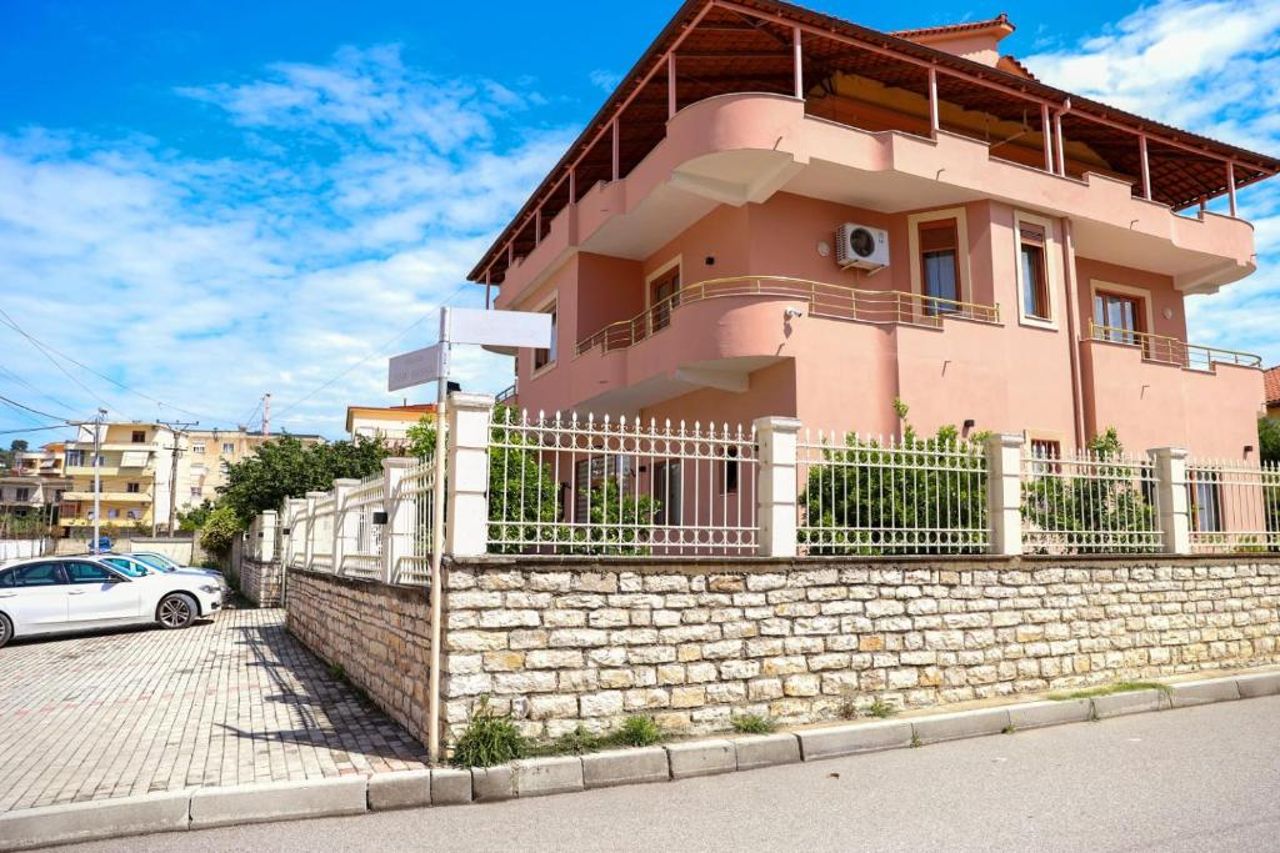 Hotel Vila Maledhi