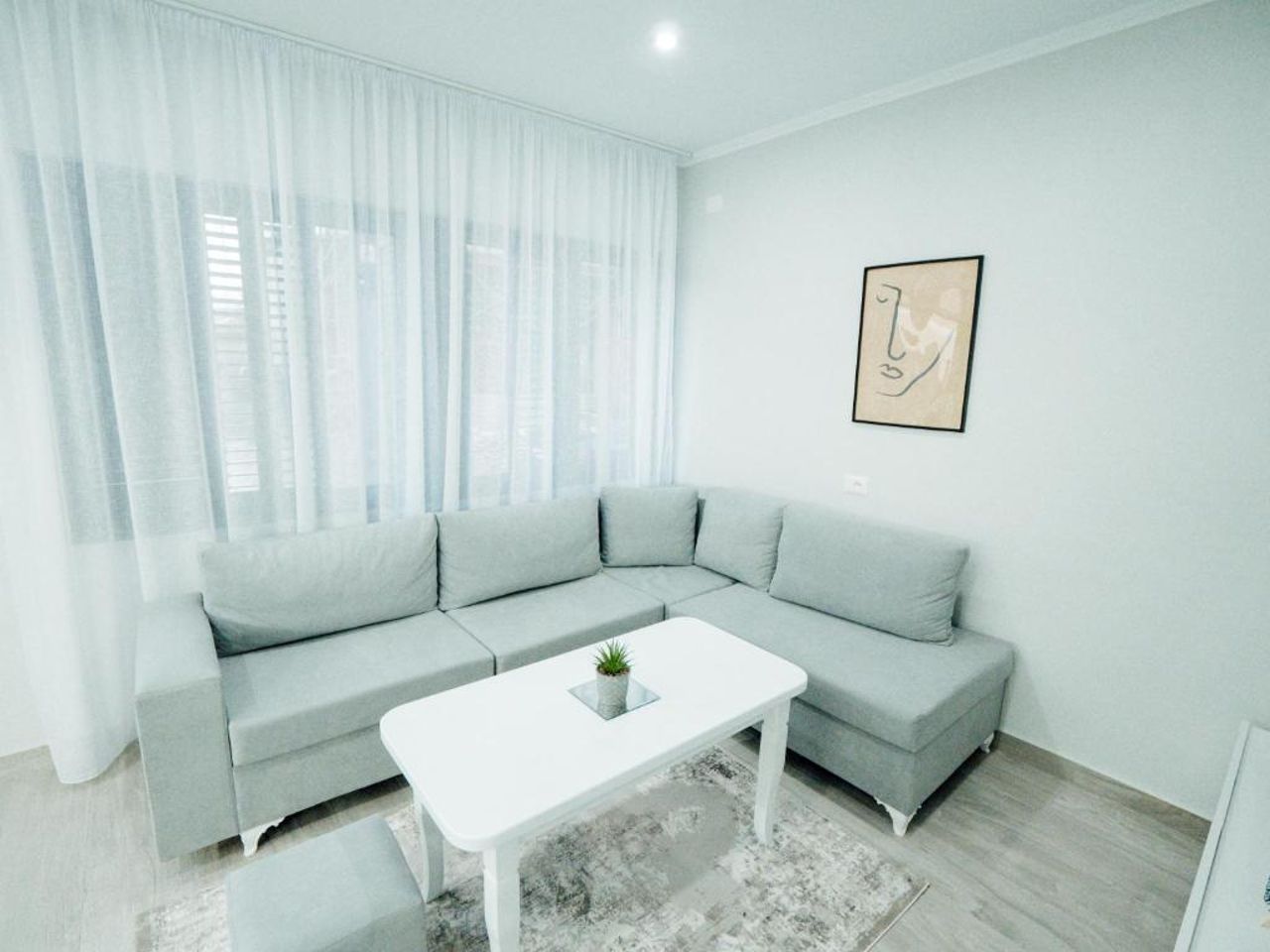 Dionis House