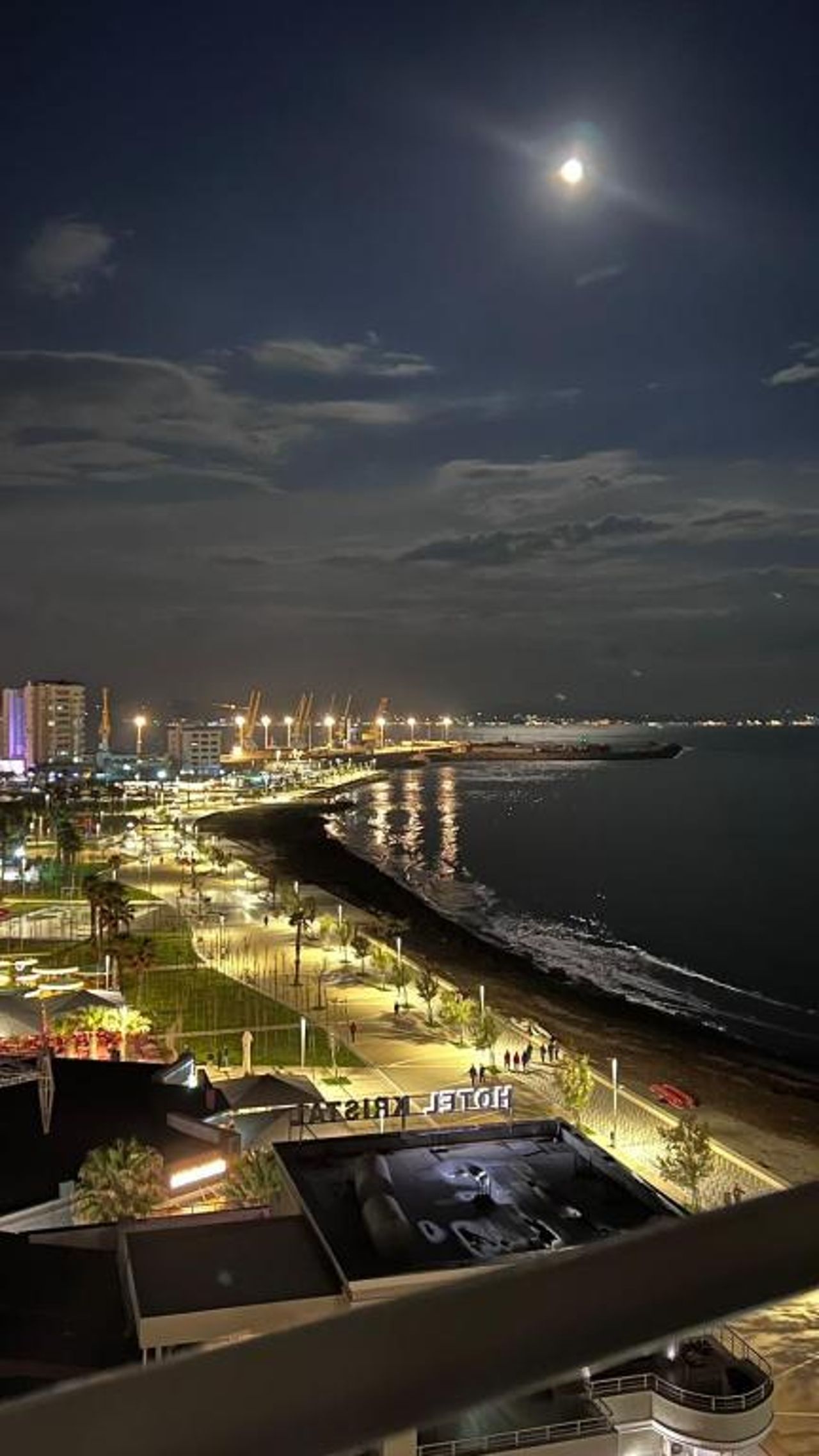 Sea View Holiday Apartment in Durres Centre