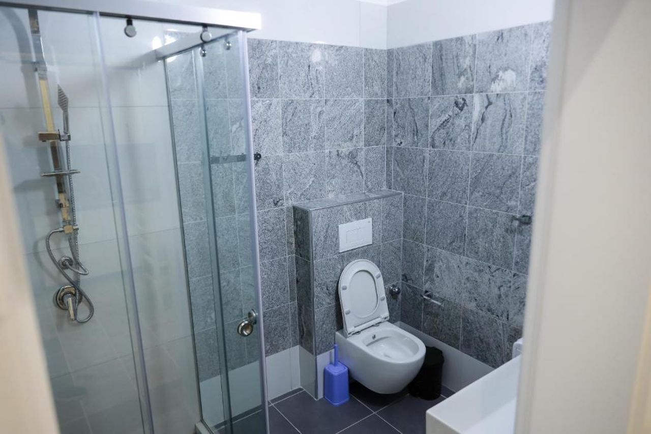 Fishta apartments Q5 35