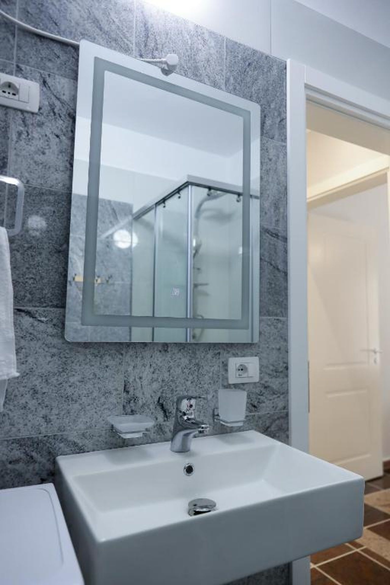 Fishta apartments Q5 35