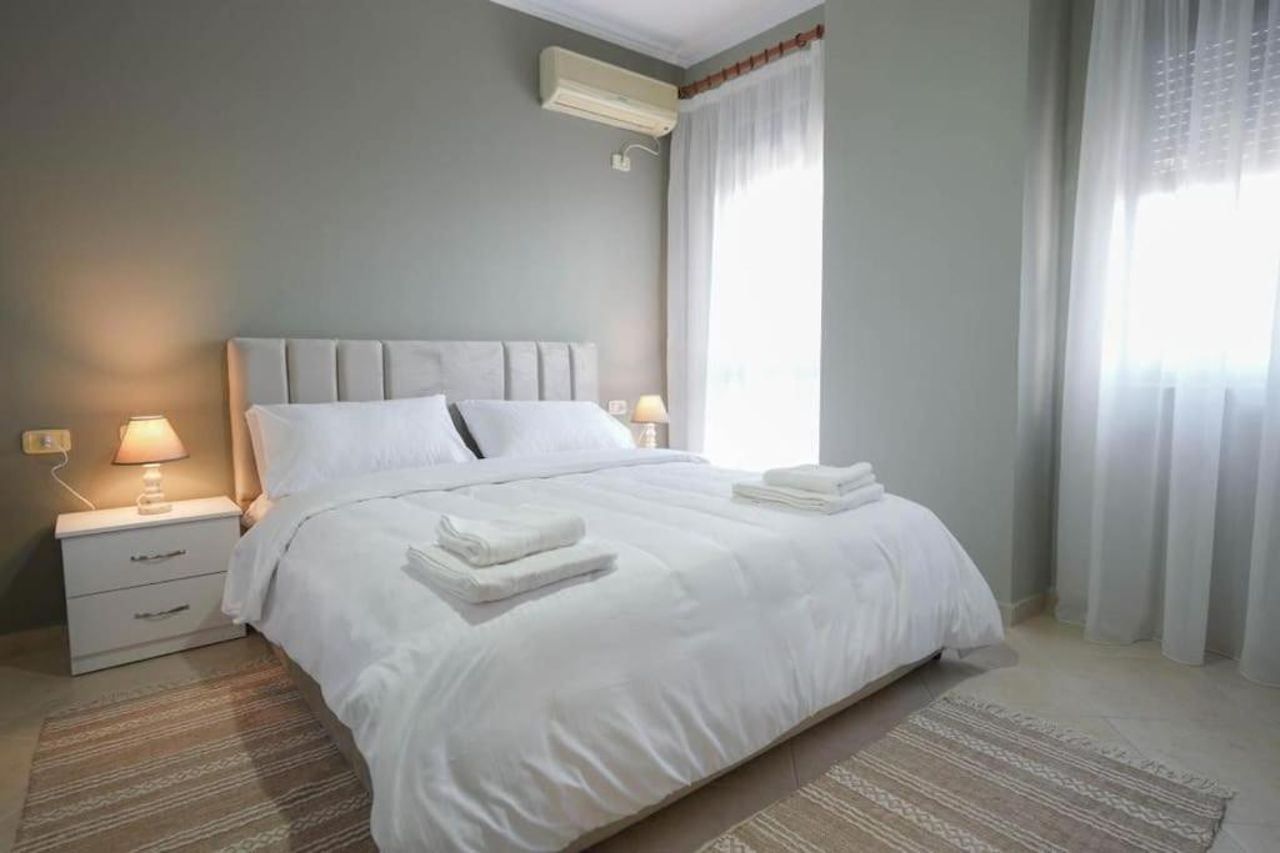 Staycation, City Center Apartment