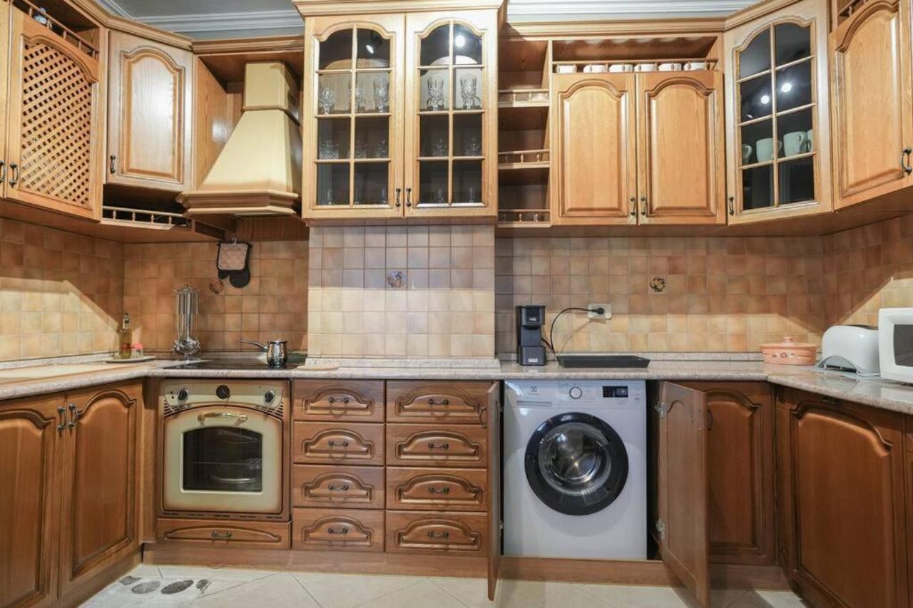 Staycation, City Center Apartment