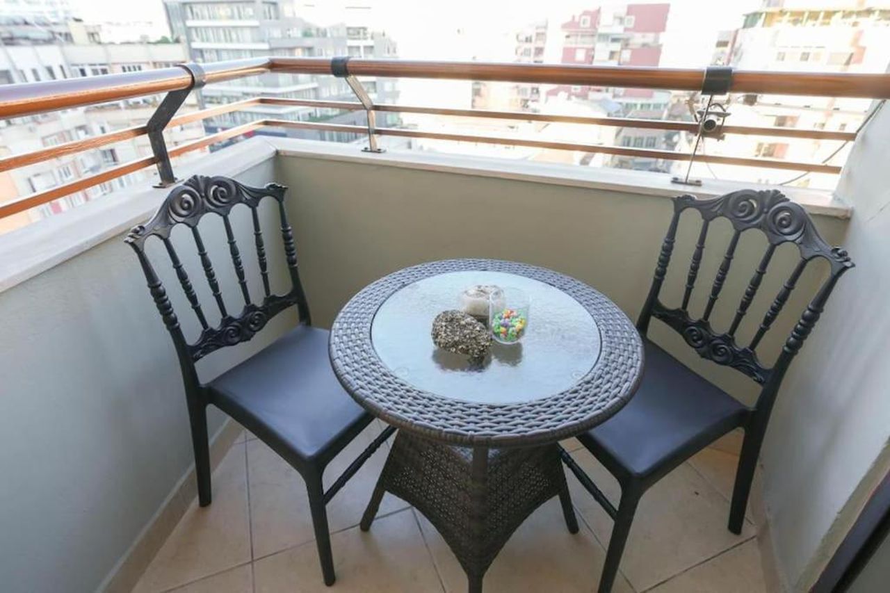 Staycation, City Center Apartment