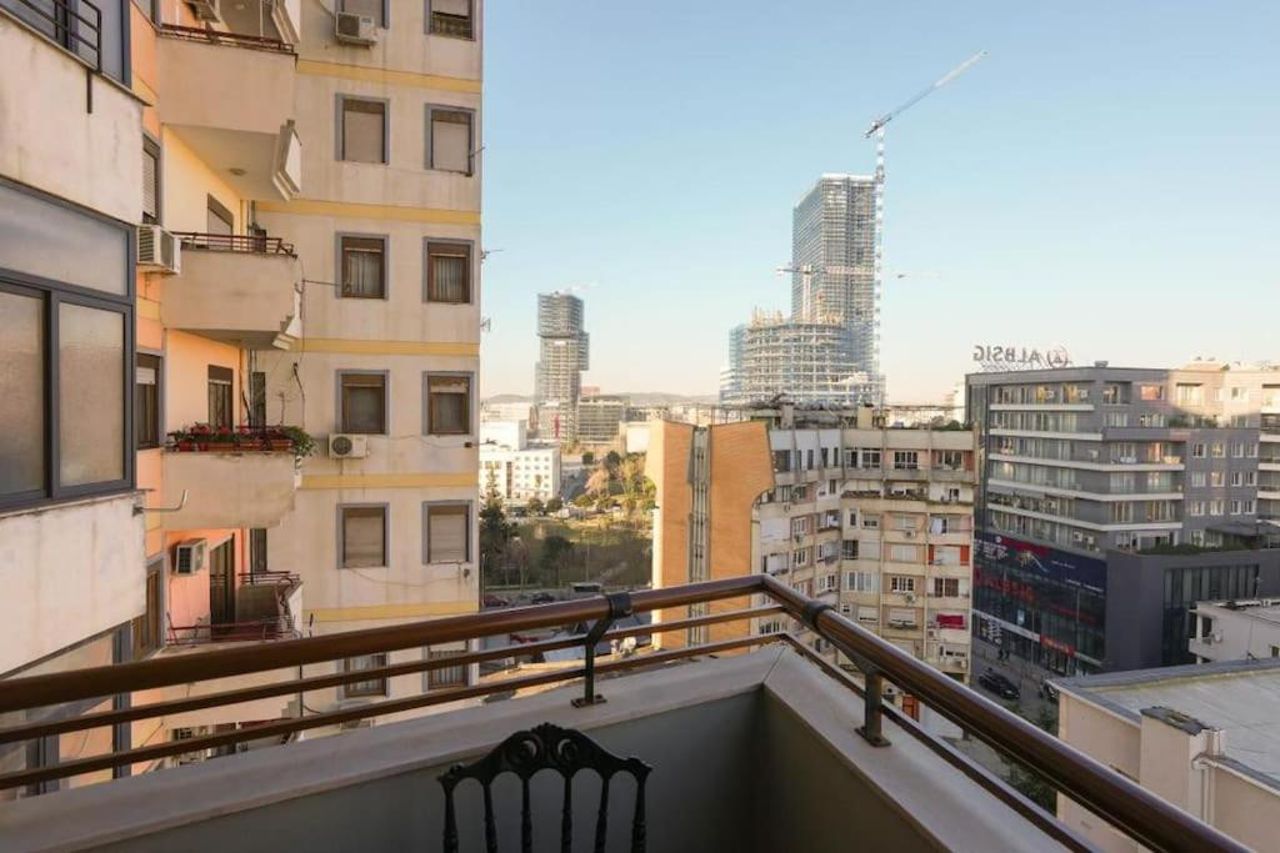 Staycation, City Center Apartment