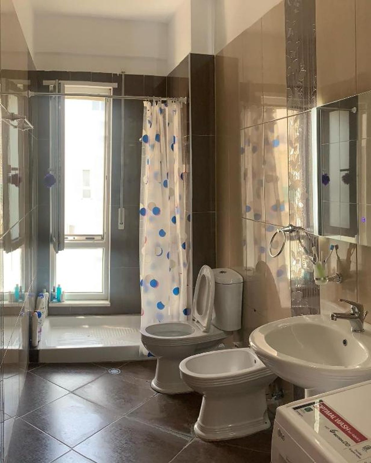 Lovely and spacious 2-bed room home in great location