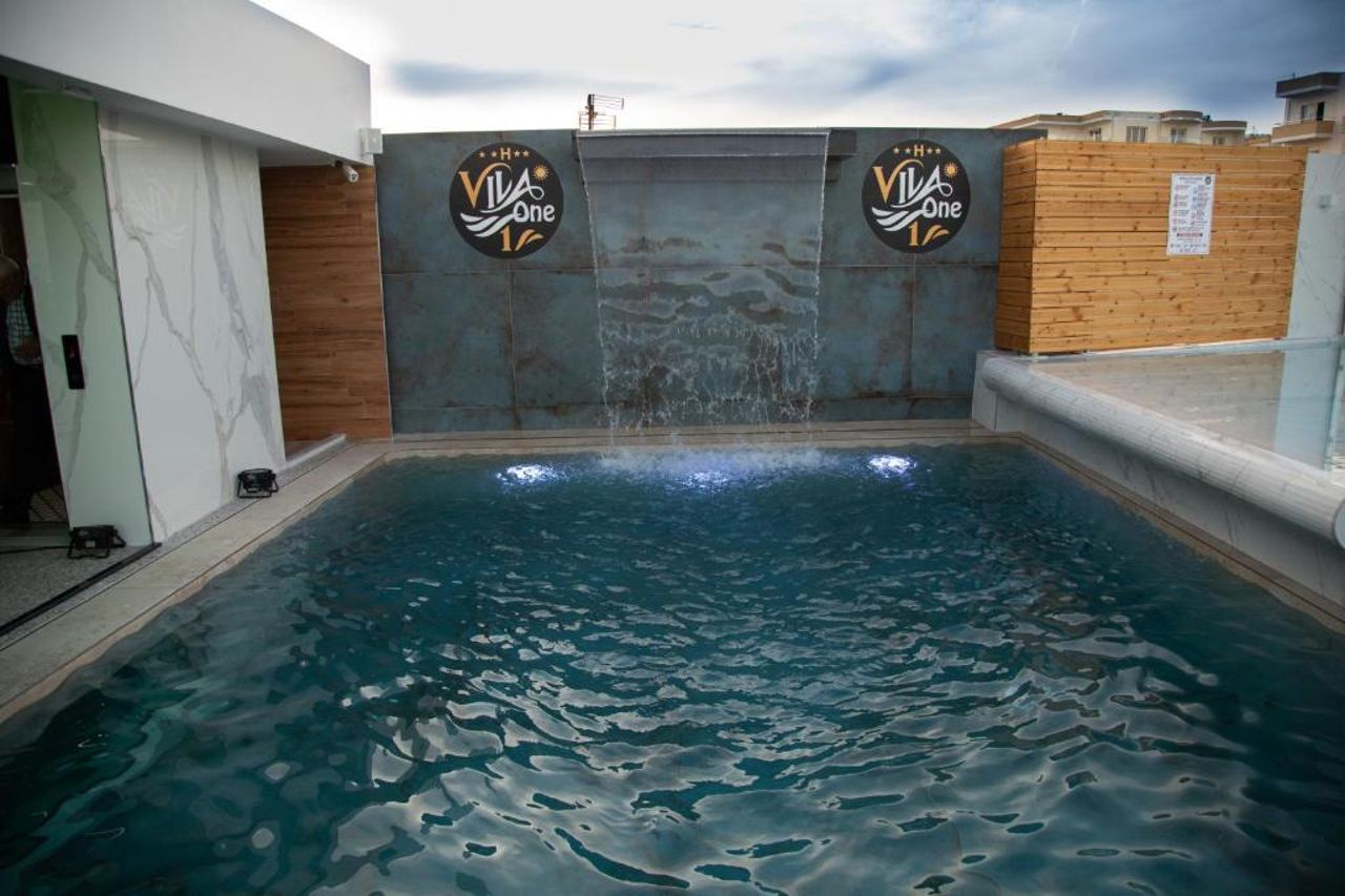 Vila One Beach Hotel