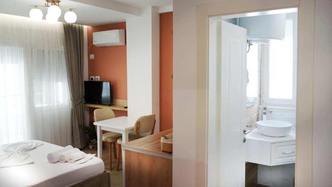 Hotel Luris