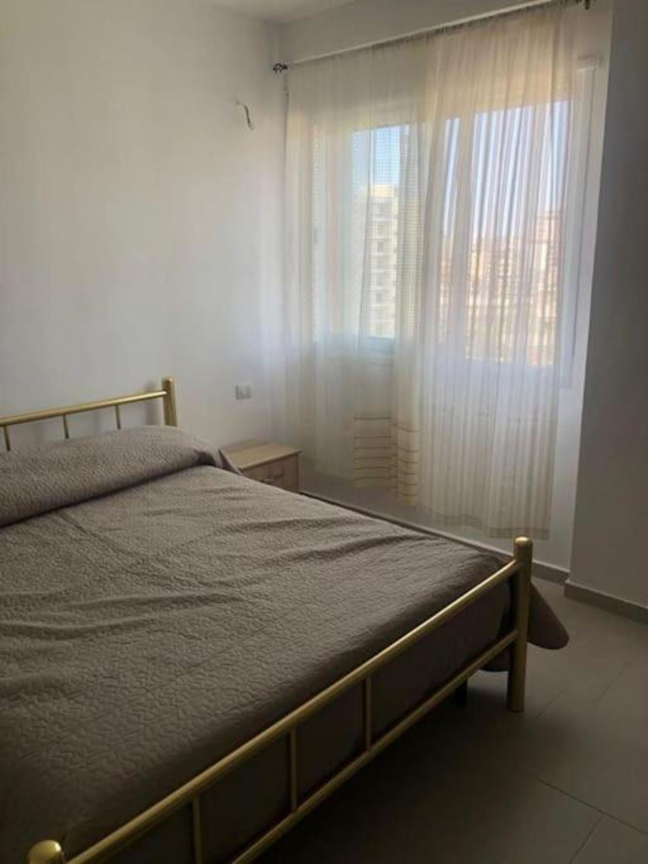 apartament i ri afer detit