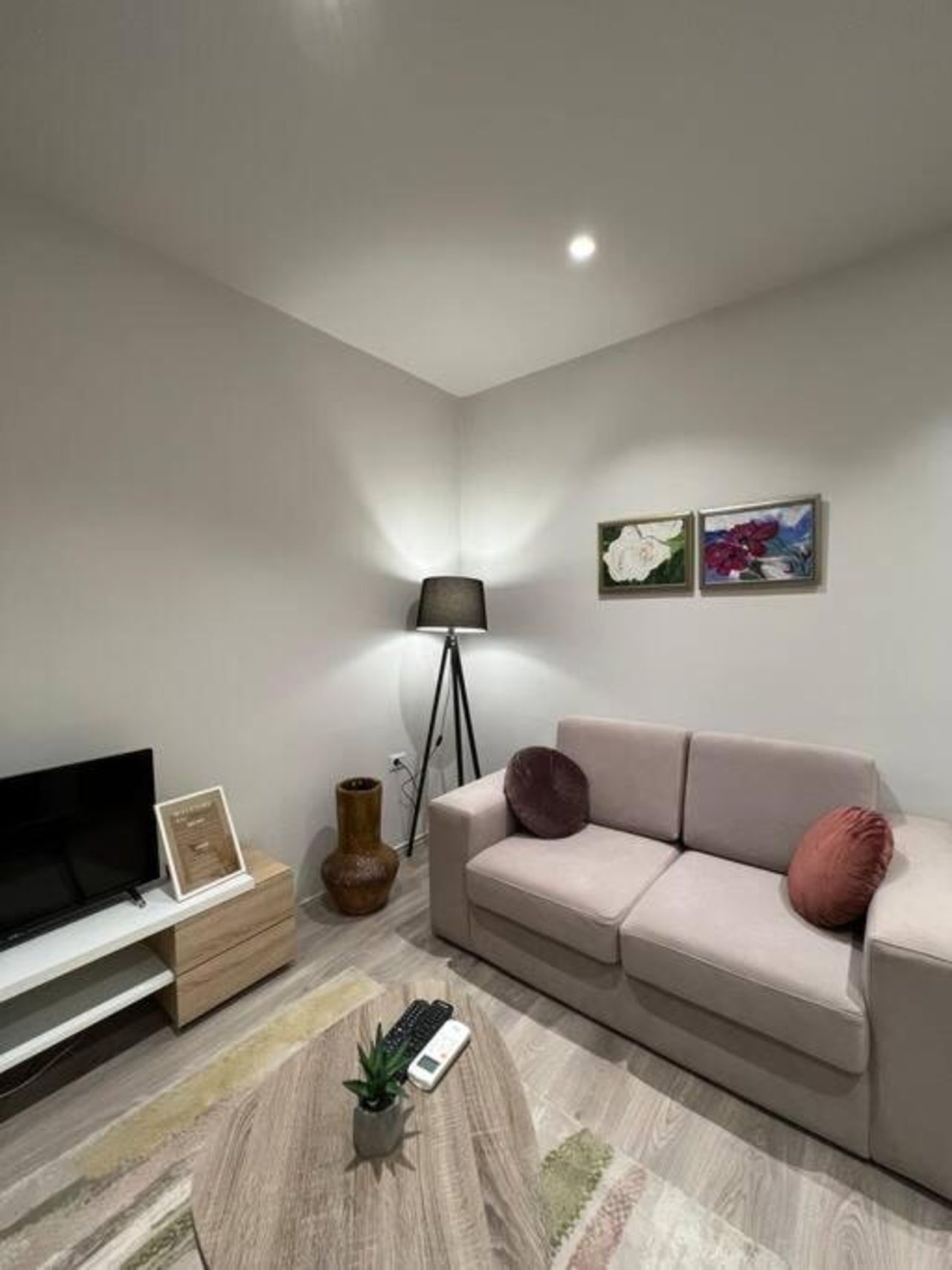 Destiny - Cozy Apartment At Myslym Shyri