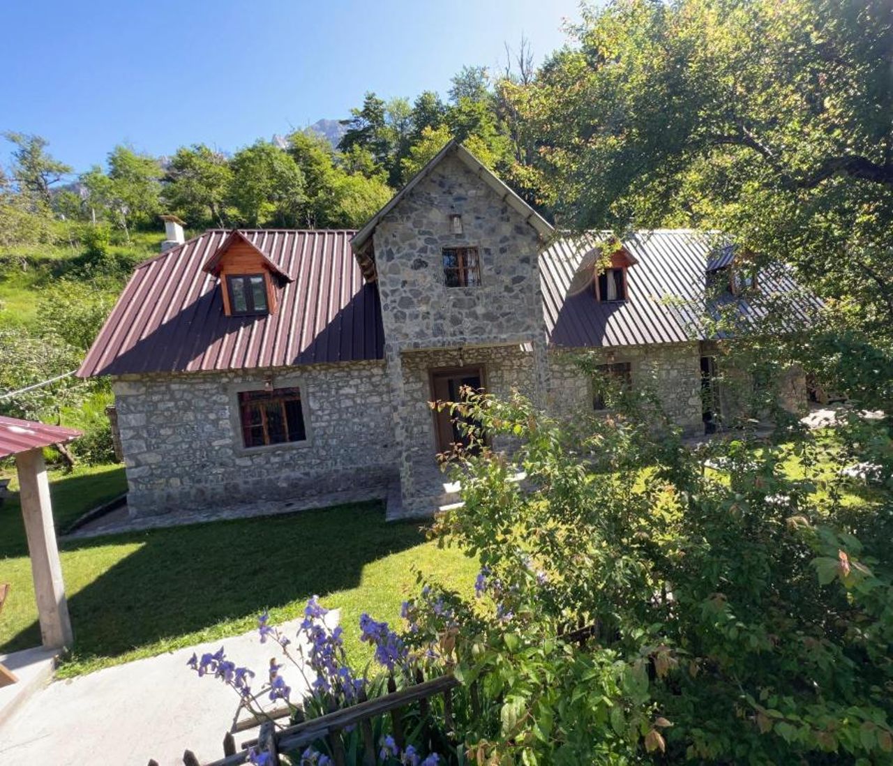 Guest House Gjelaj