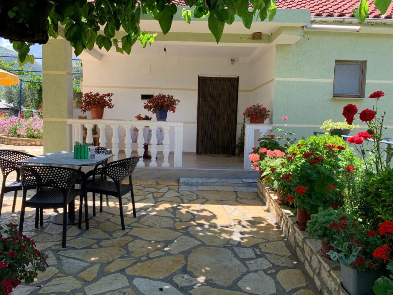 Vjosa Guest House
