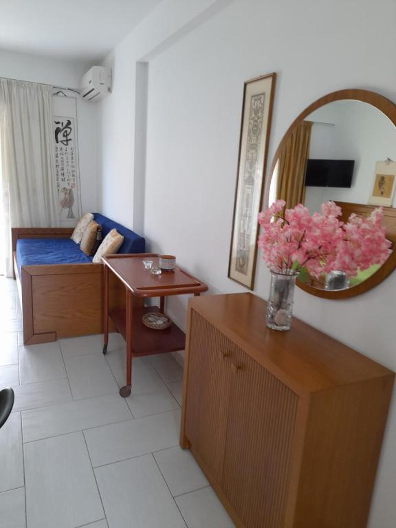 Menikos Apartments