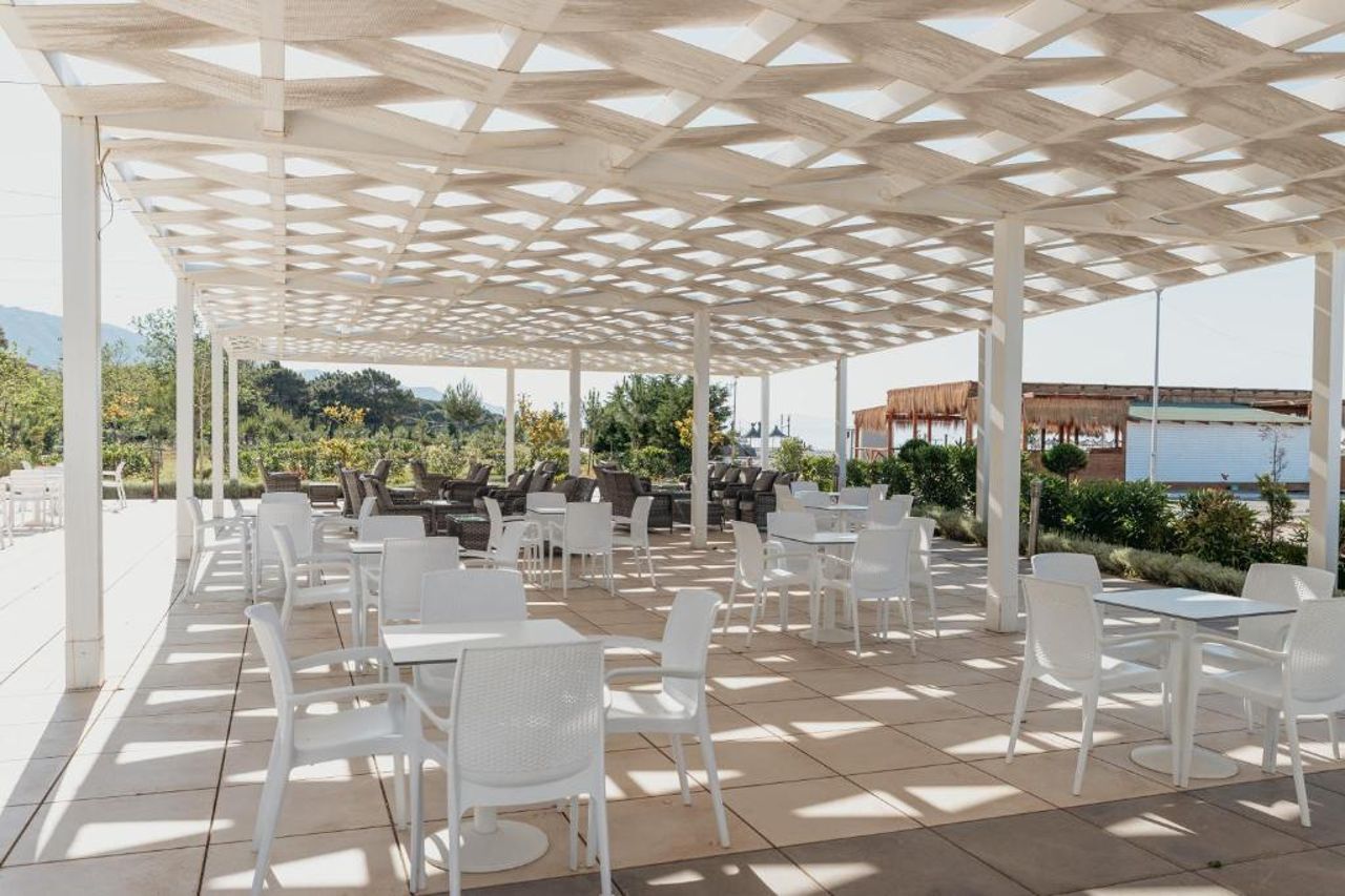 Fishta Hotel & Apartments