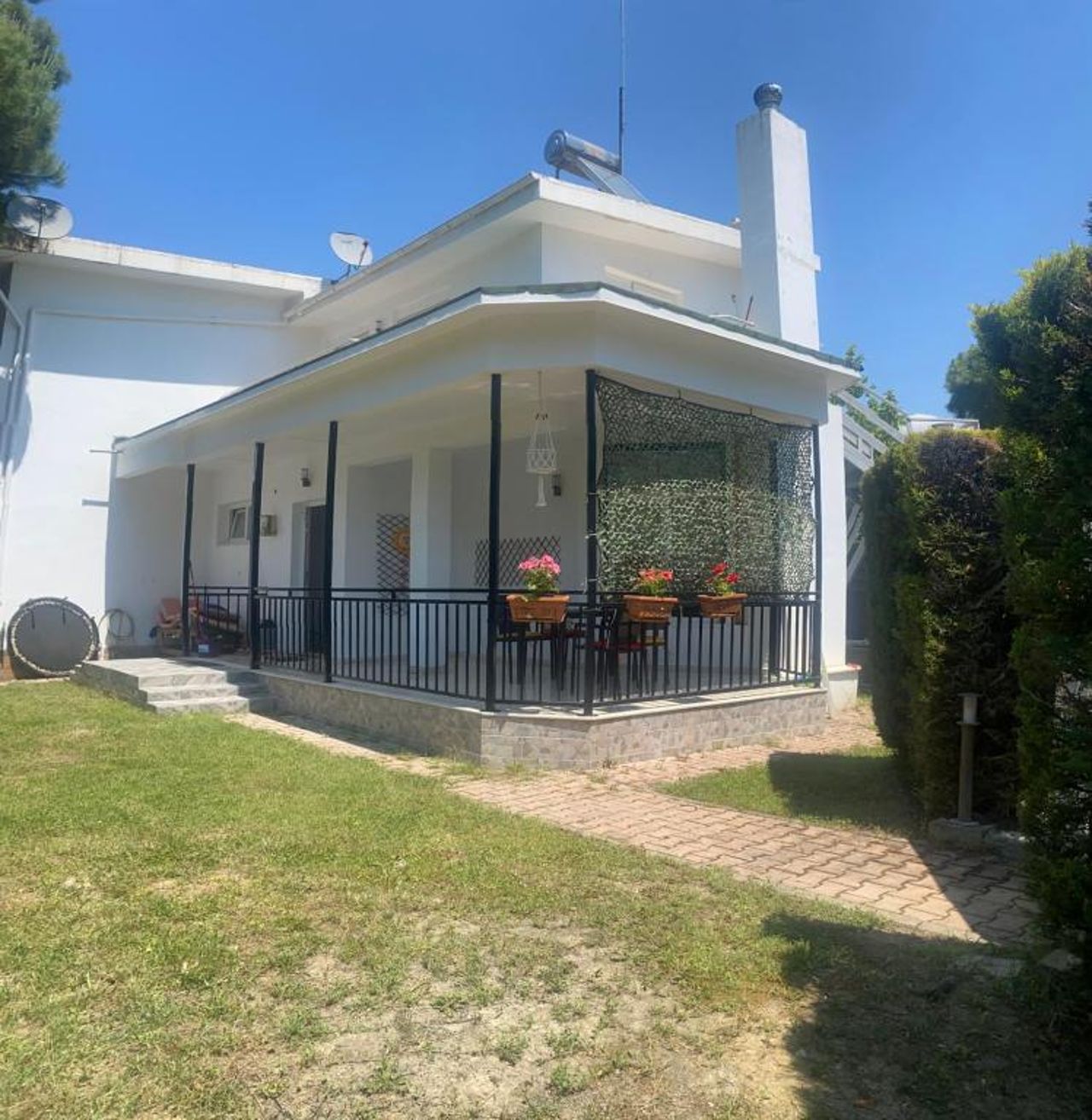 House with a garden view in Durres