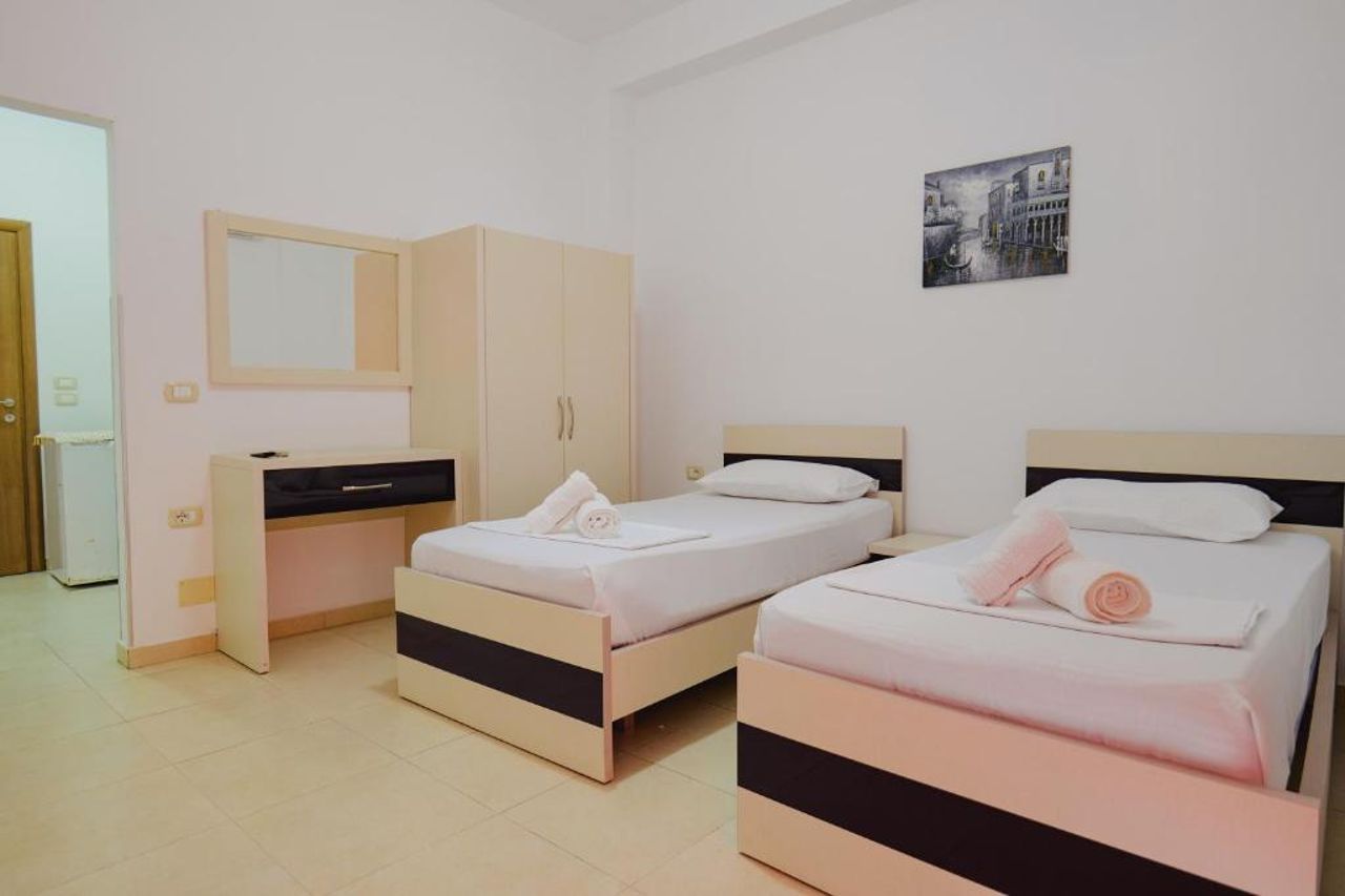 Hotel Argjiro