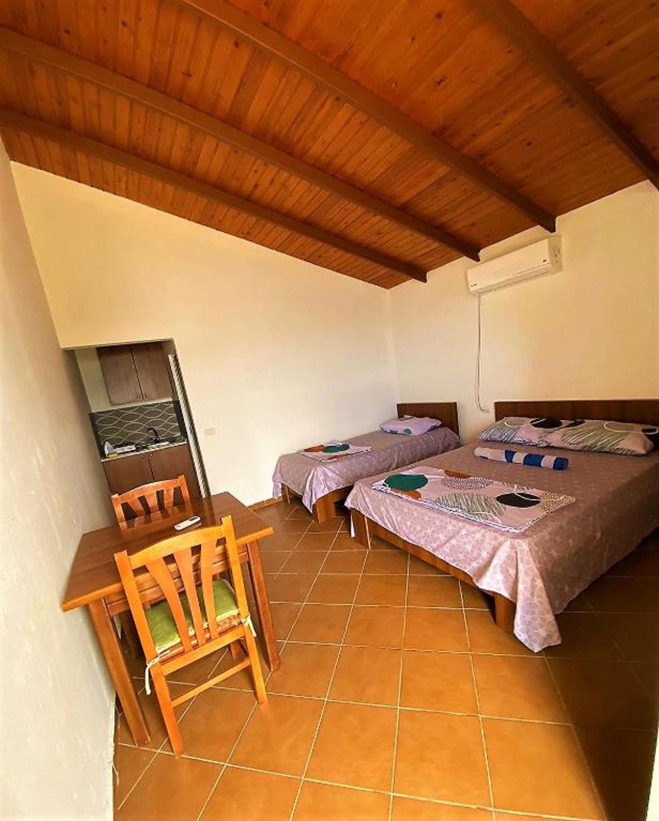 Second Room of Panoramic Perch - Hilltop Room with Kitchenette and Patio