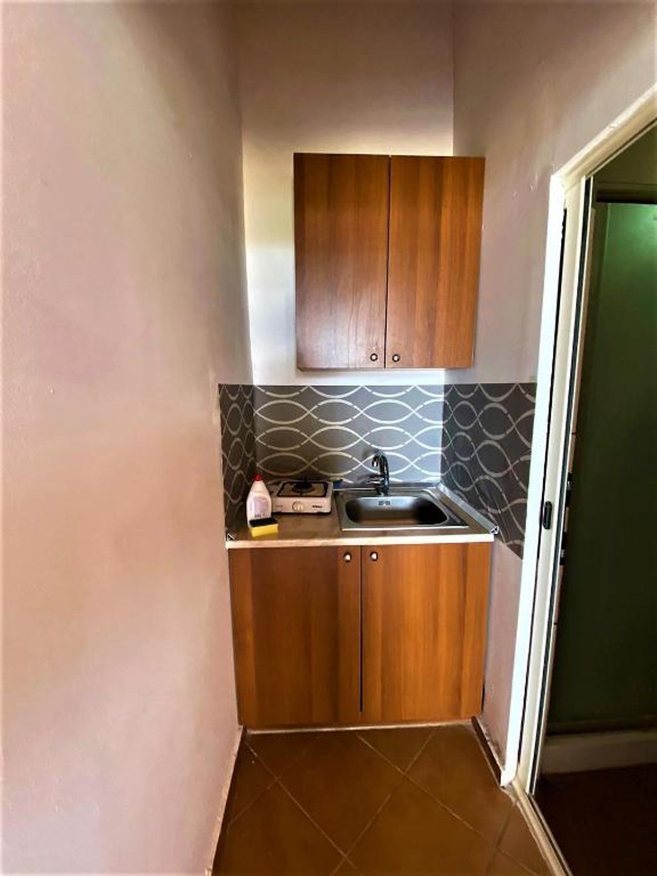 Second Room of Panoramic Perch - Hilltop Room with Kitchenette and Patio