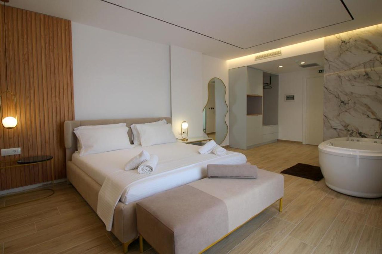 Julia Hotel