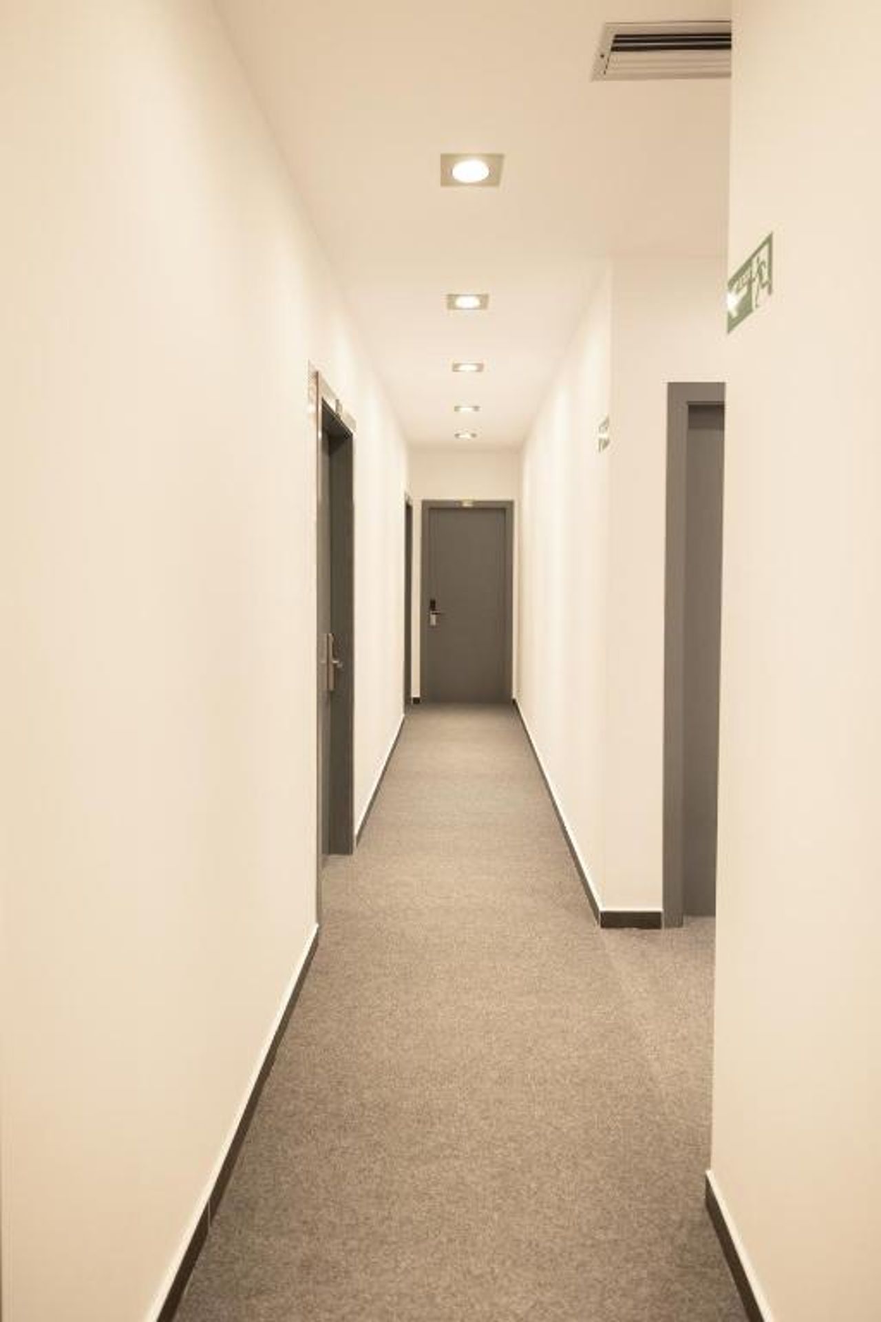 Aglon Twin's Hotel