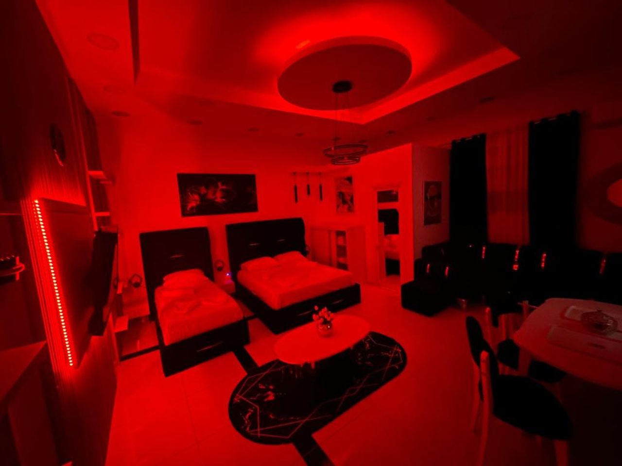 ESTO's Apartament near Tirana Airport 1 - Self CheckIN - Netflix - FREE Parking