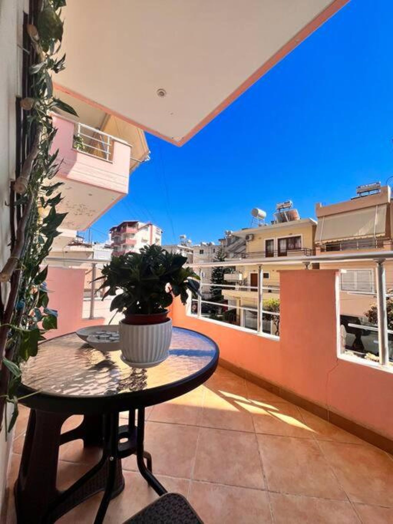 Cosy apartment 15 min from the beach.
