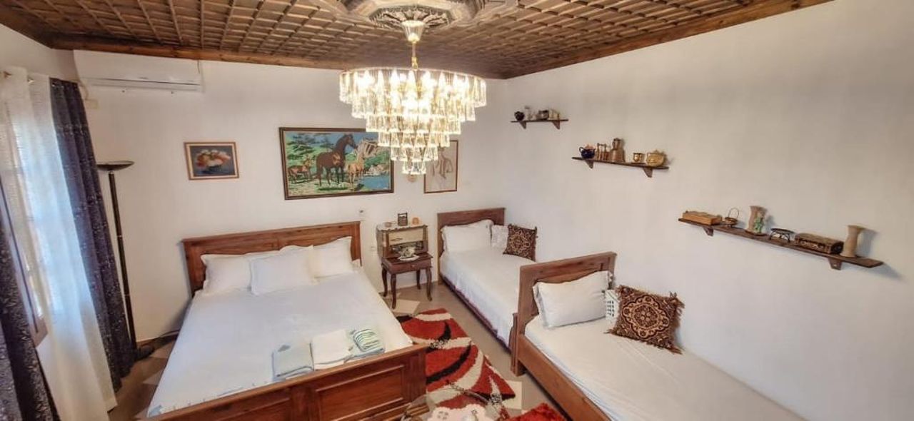 Guesthouse Alvaro Kadiu