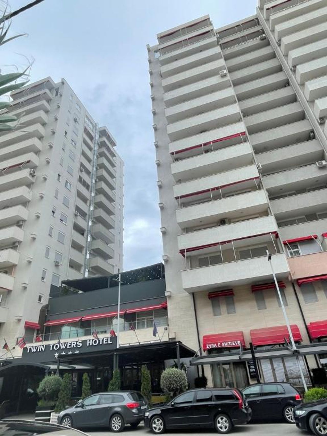 Casa Mia Twin Towers