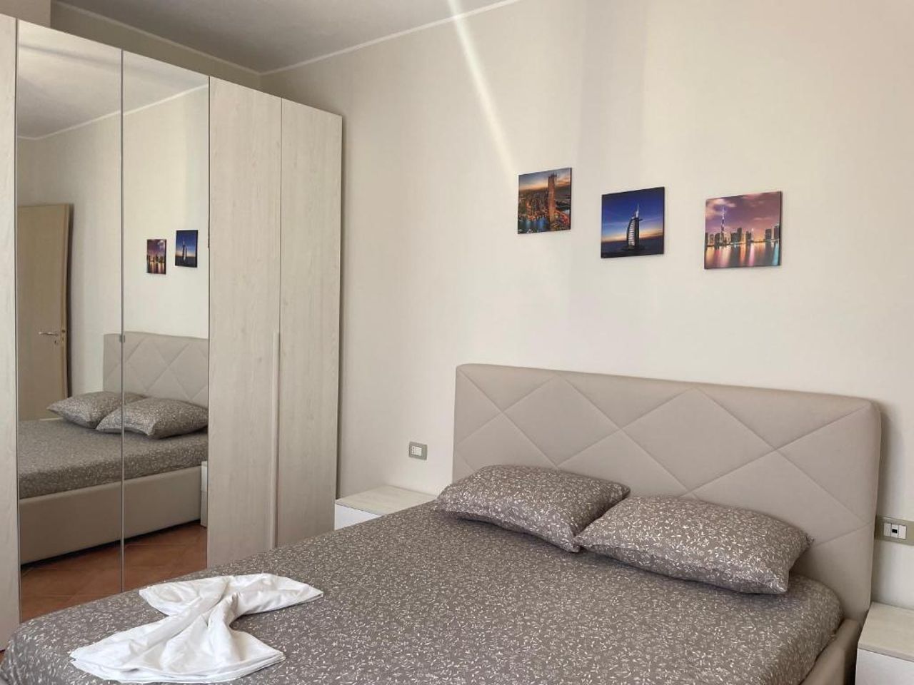 Modern Beach View Apartment, Vlore