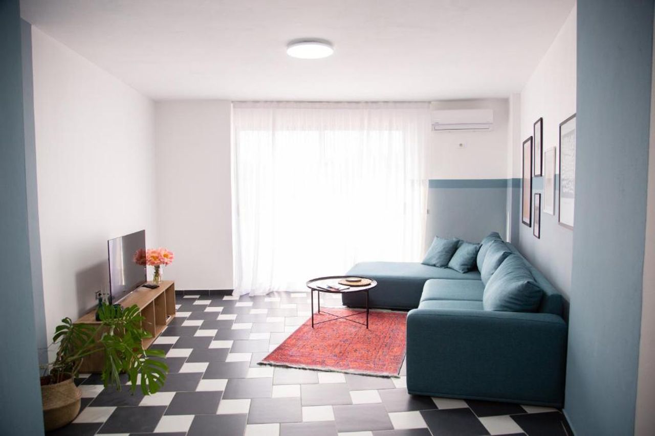 Lulu Suites - Blueberry