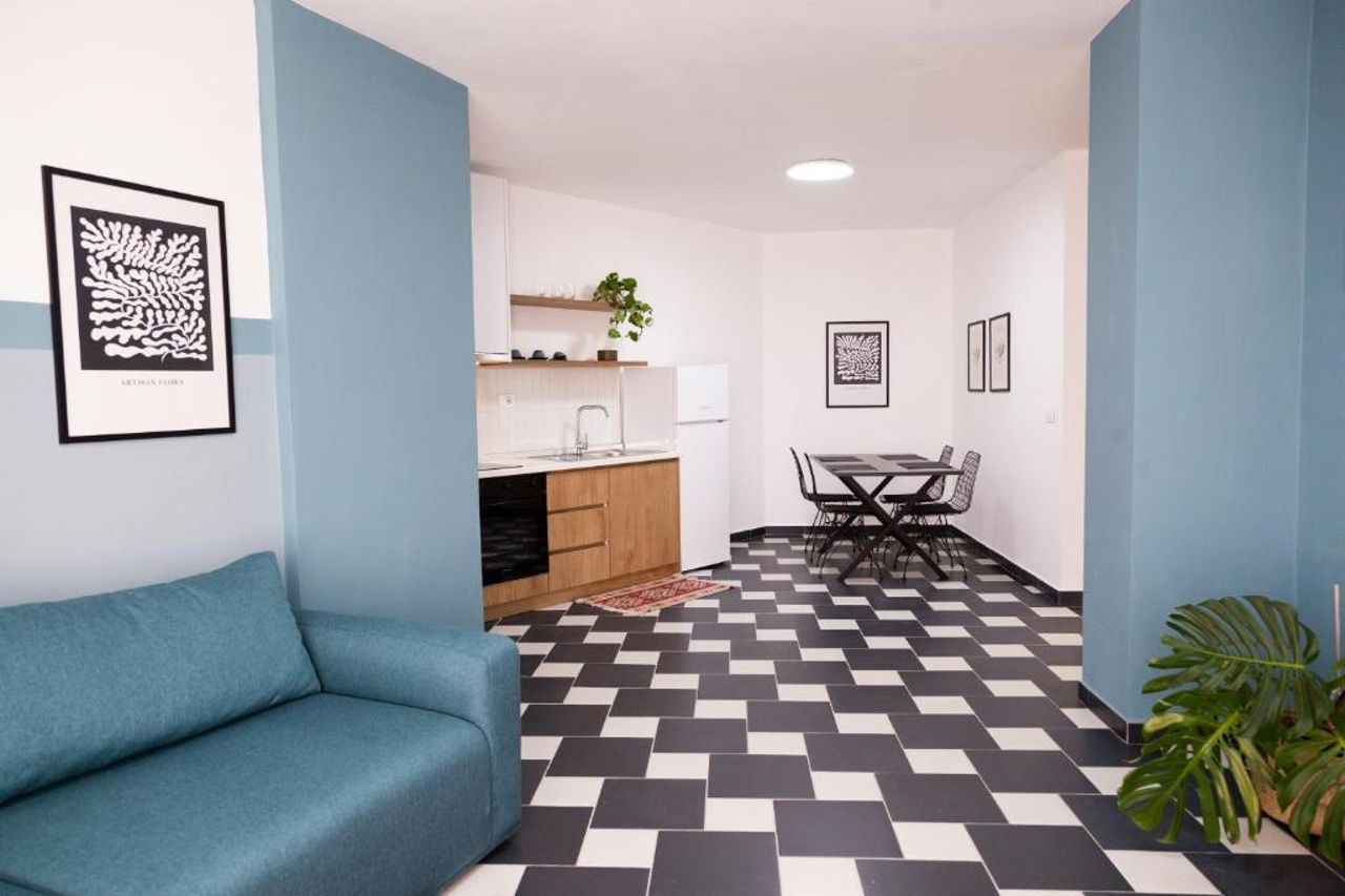 Lulu Suites - Blueberry