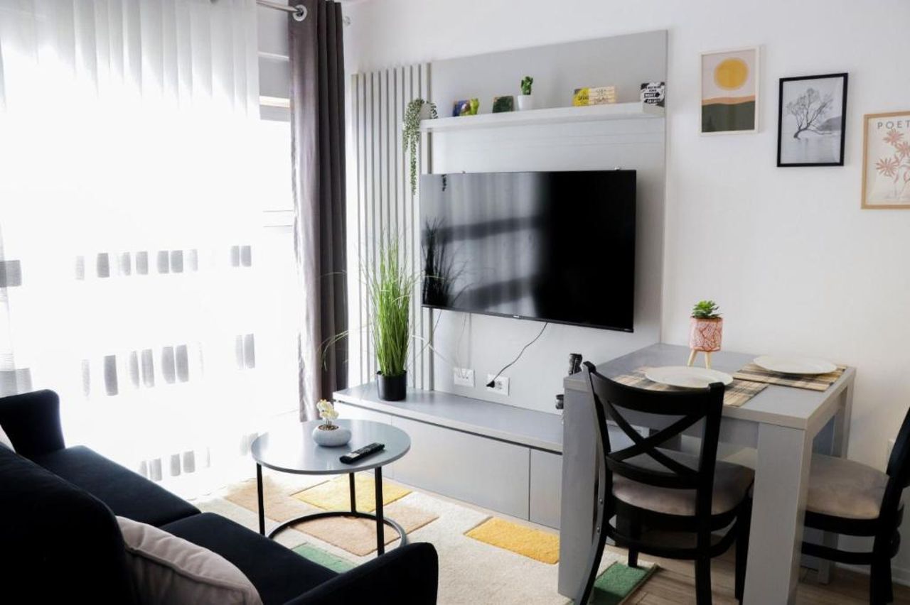 New and Comfy Studio with Mountain View at 'Mangalem21 Complex'