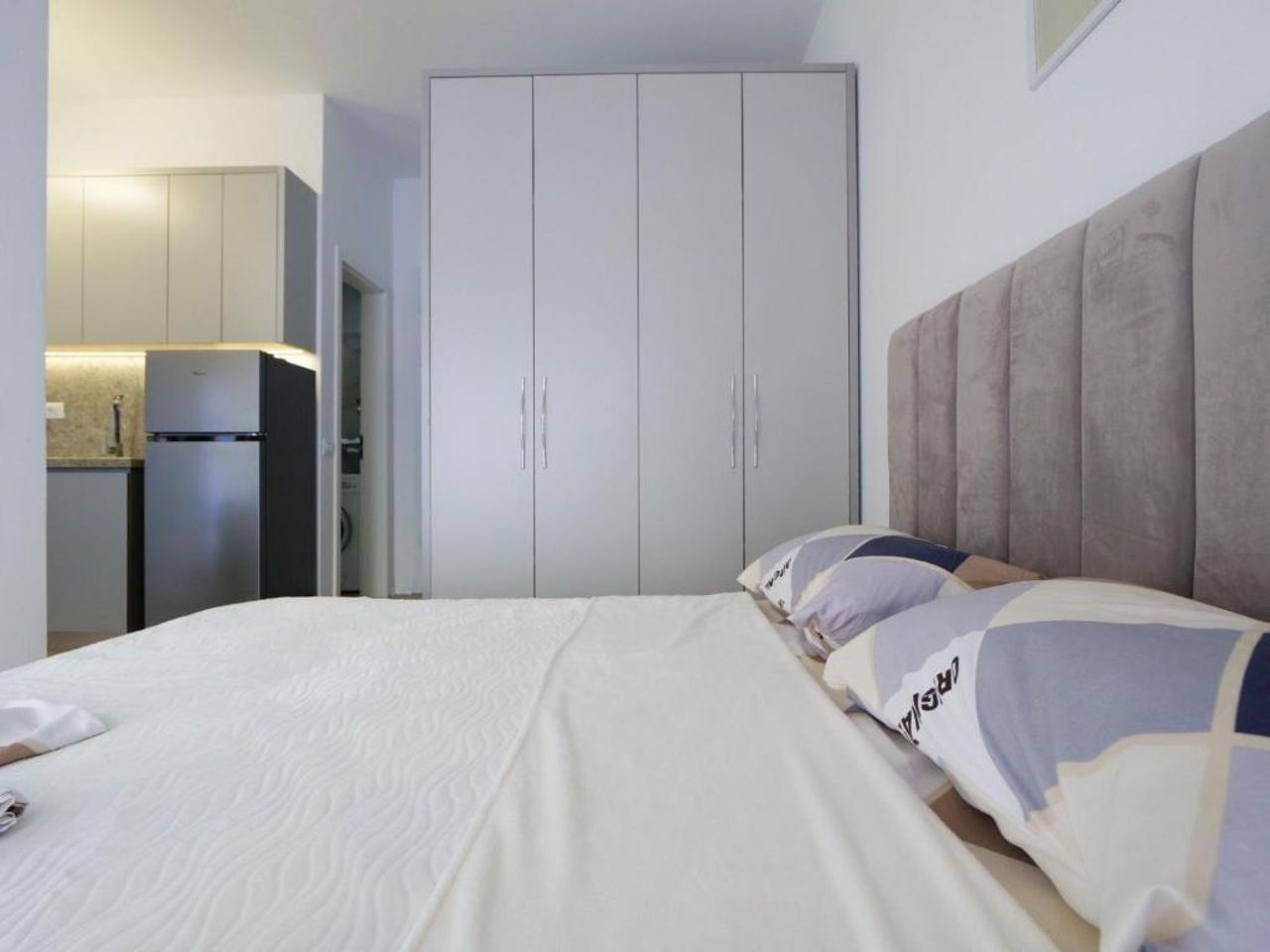 New and Comfy Studio with Mountain View at 'Mangalem21 Complex'