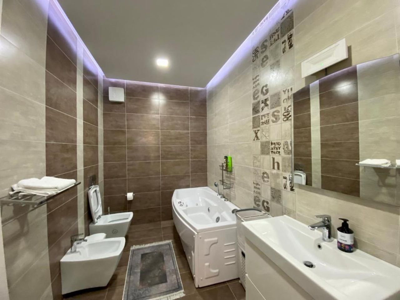 Reina Suite