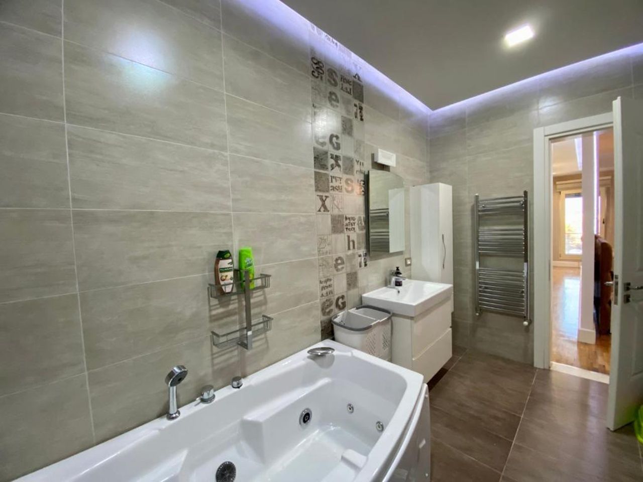 Reina Suite