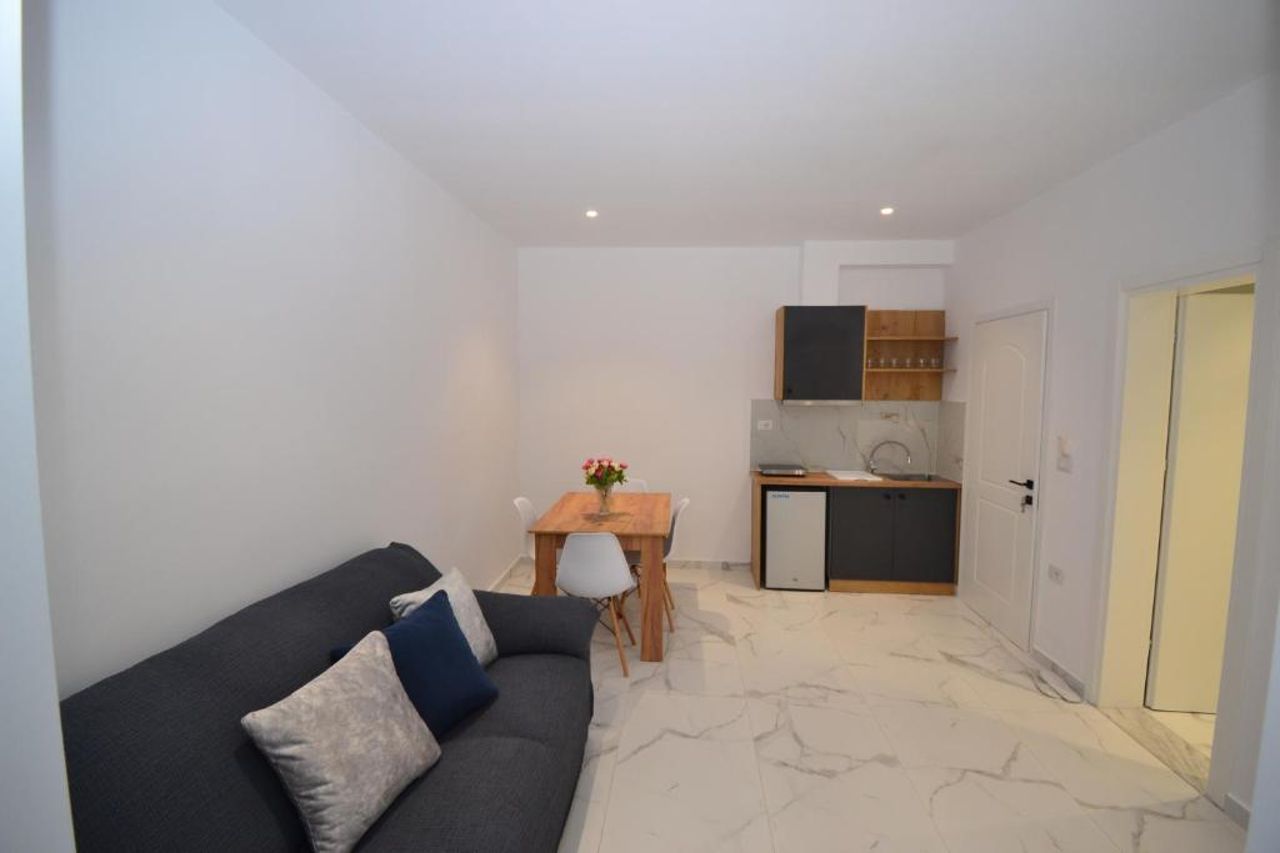 E&L Luxury Apartments