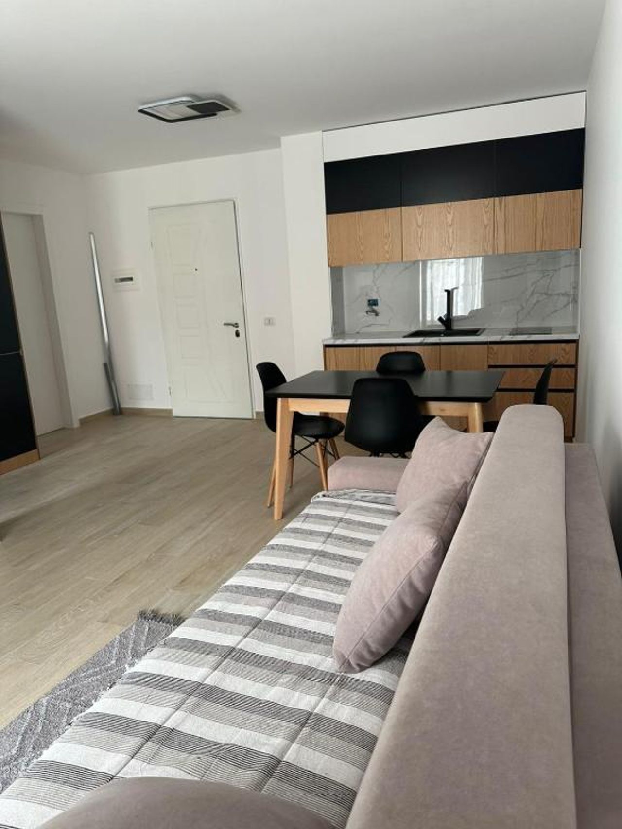 Aral Apartments Shengjin